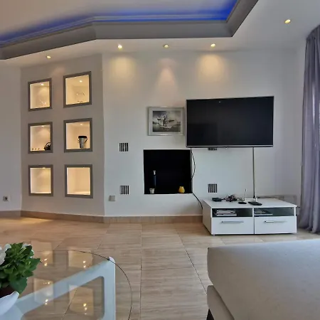 Apartment Luxury Front Line In Puerto Banus Marbella